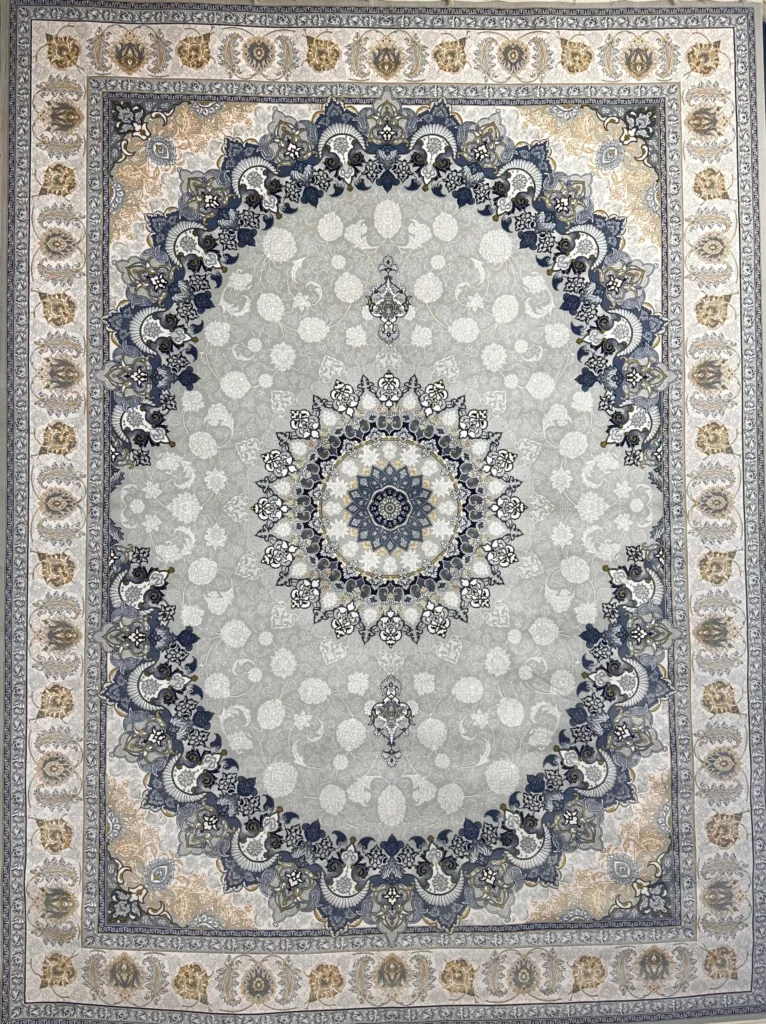 Esfahan-Shelly